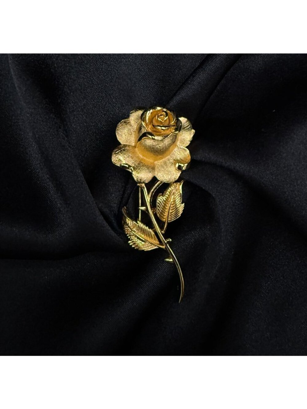 Vintage TRIFARI Signed 1960s Gold-Toned Rose Brooch Pin